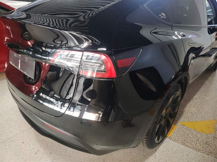 Фото 8 - Tesla Model Y