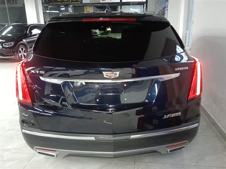 Фото 6 - Cadillac XT5