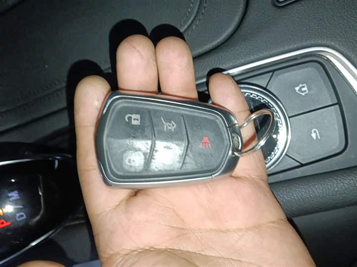 Фото 9 - Cadillac XT5