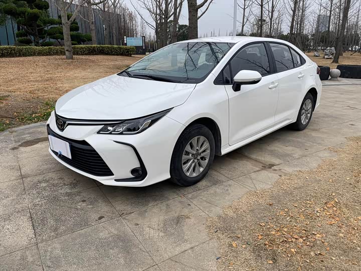 Фото 1 - Toyota Corolla