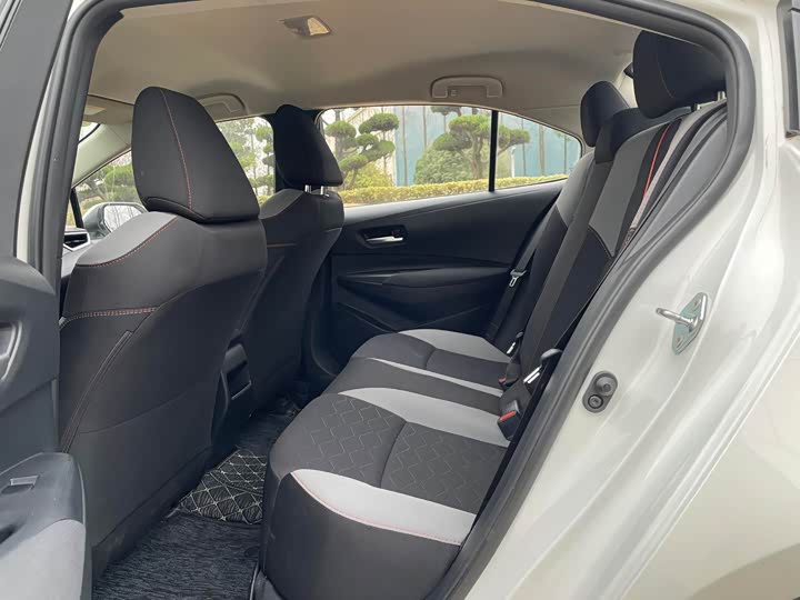 Фото 9 - Toyota Corolla