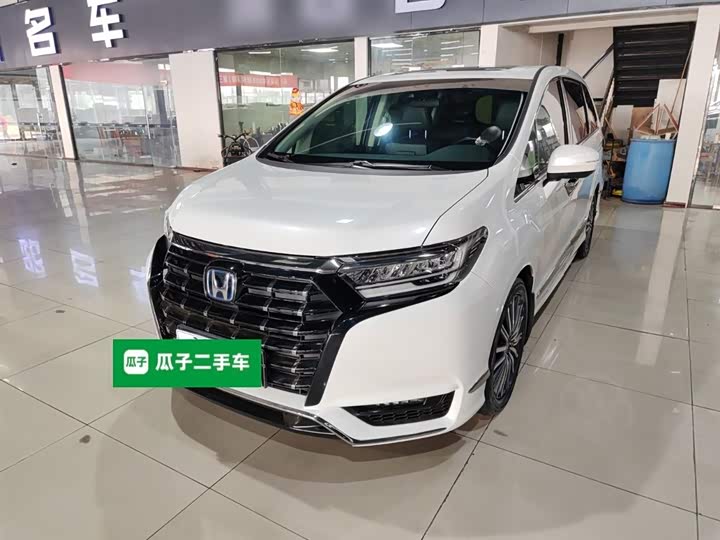 Фото 2 - Honda Elysion