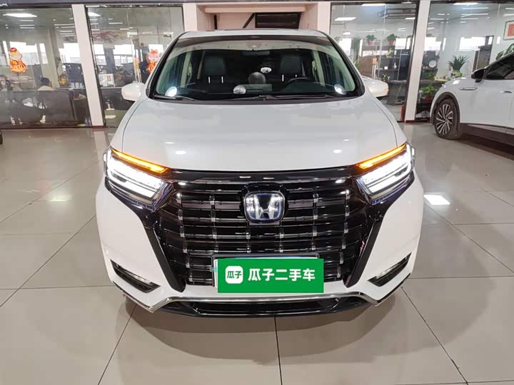 Фото 3 - Honda Elysion