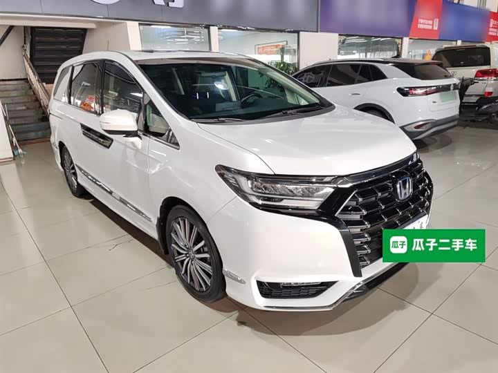 Фото 4 - Honda Elysion