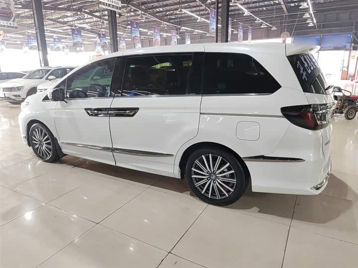 Фото 5 - Honda Elysion