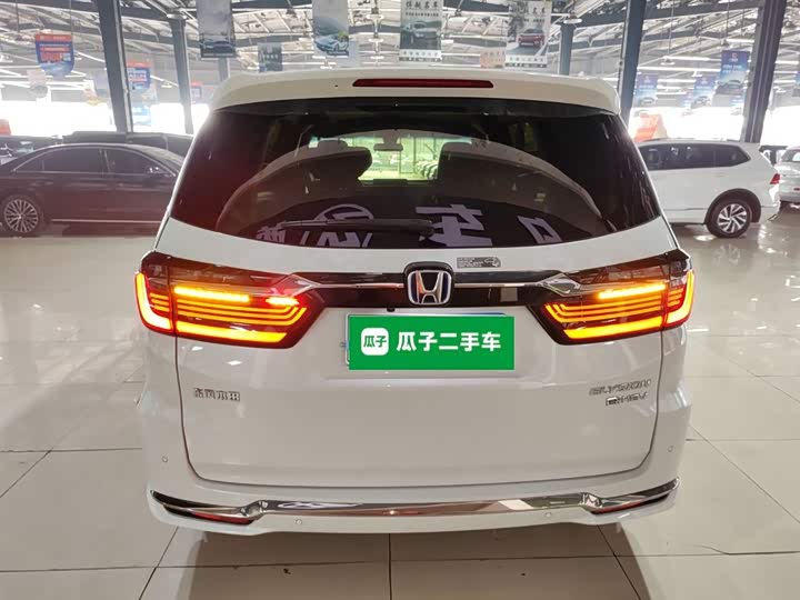 Фото 6 - Honda Elysion