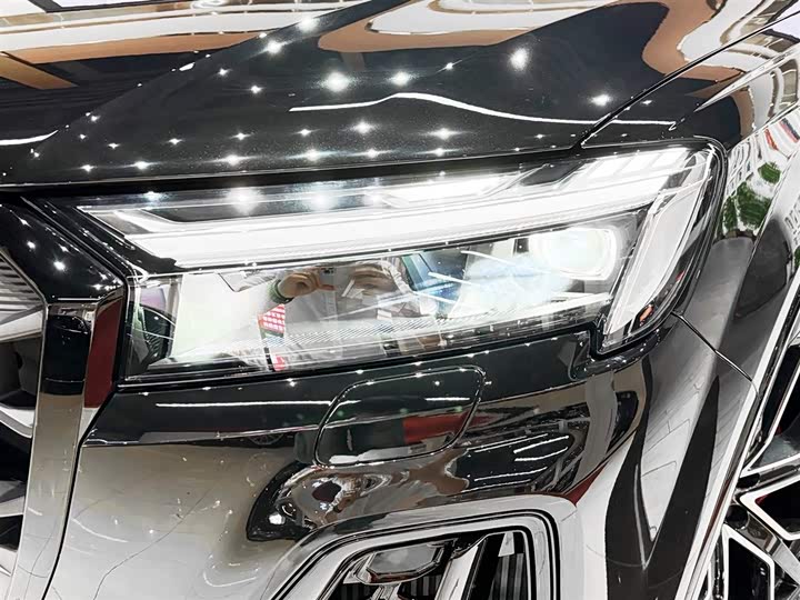 Фото 6 - Audi Q7