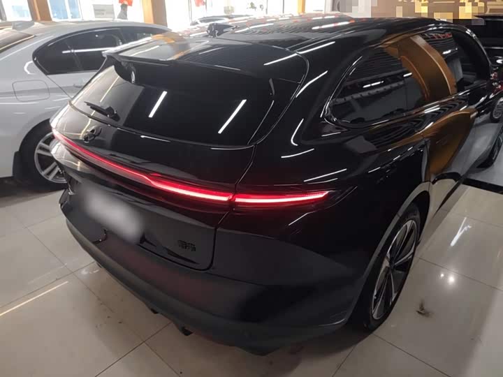 Фото 6 - Nio ET5T