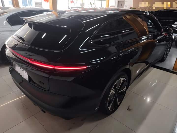 Фото 7 - Nio ET5T