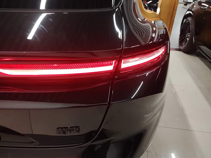 Фото 8 - Nio ET5T