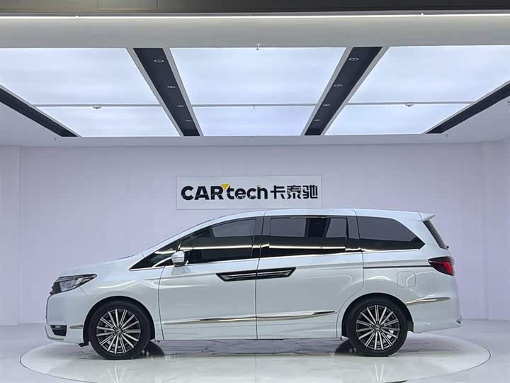 Фото 2 - Honda Elysion