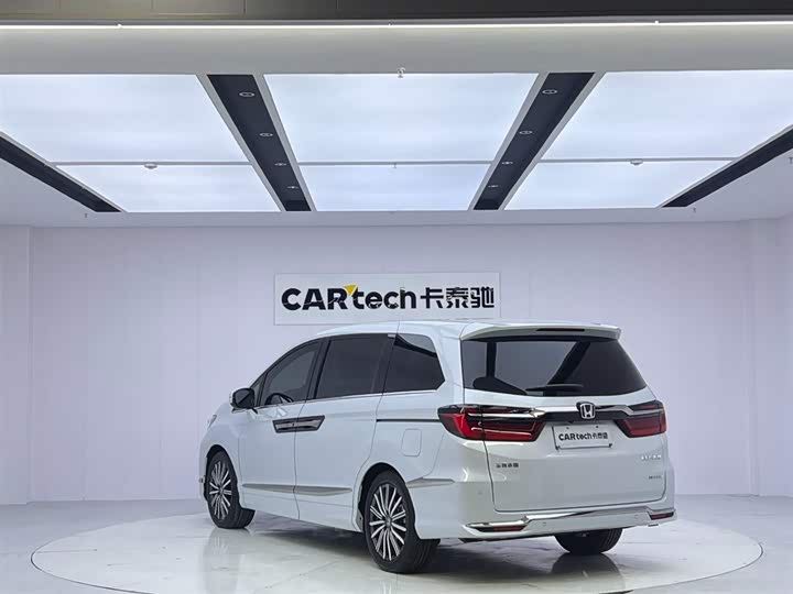 Фото 3 - Honda Elysion