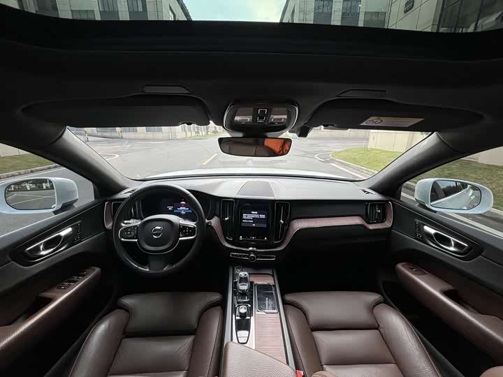Фото 6 - Volvo XC60