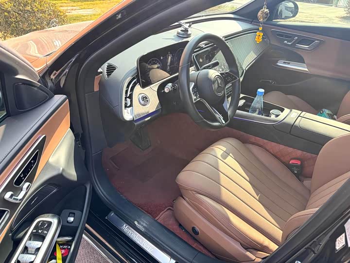 Фото 3 - Mercedes-Benz E-Class