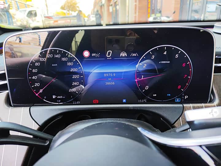 Фото 5 - Mercedes-Benz E-Class