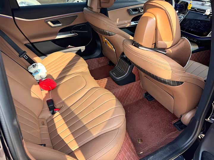 Фото 6 - Mercedes-Benz E-Class