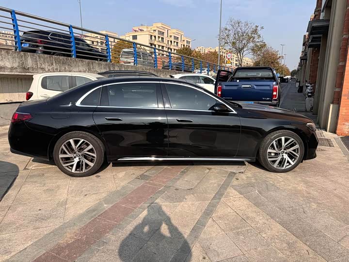 Фото 7 - Mercedes-Benz E-Class