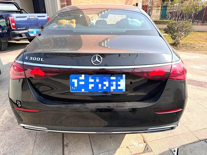 Фото 9 - Mercedes-Benz E-Class