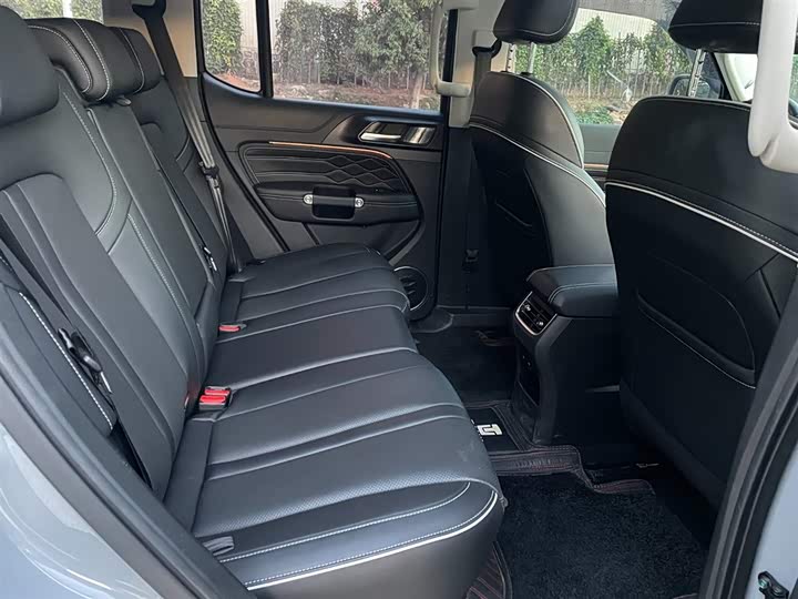 Фото 6 - Tank 300