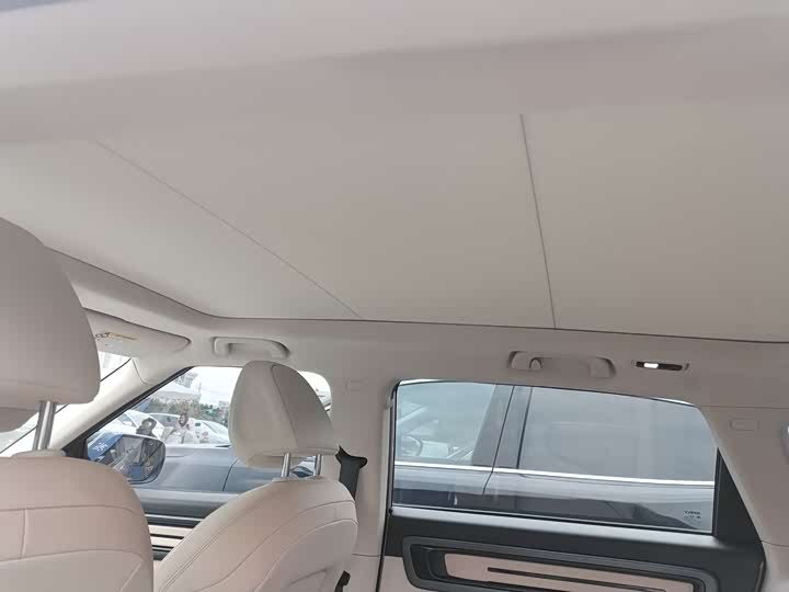 Фото 9 - Geely Icon