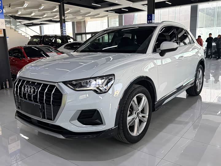 Фото 1 - Audi Q3