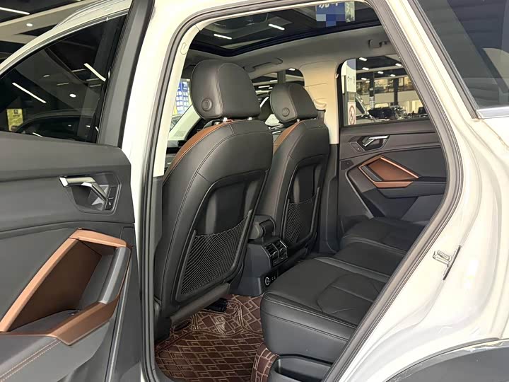 Фото 7 - Audi Q3