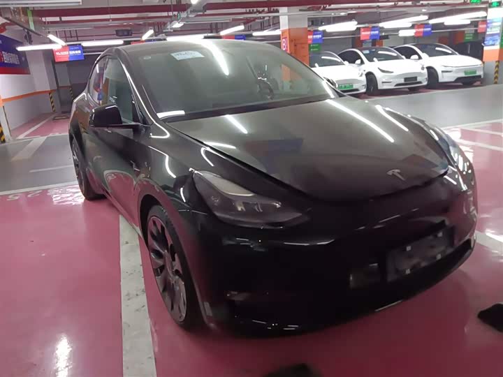 Фото 4 - Tesla Model Y