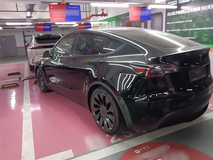 Фото 5 - Tesla Model Y