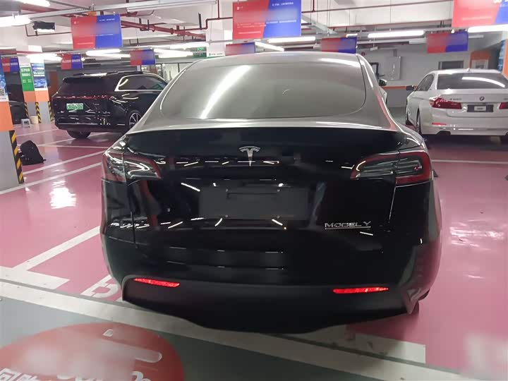 Фото 6 - Tesla Model Y
