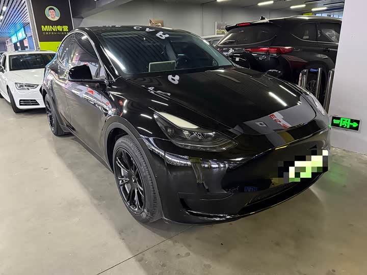 Фото 3 - Tesla Model Y