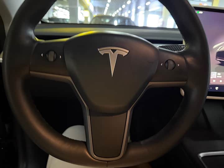 Фото 6 - Tesla Model Y