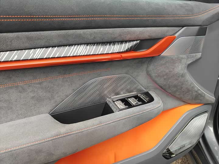 Фото 6 - Zeekr 001