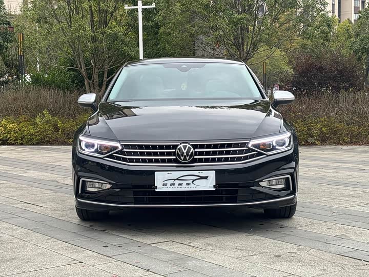 Фото 1 - Volkswagen Magotan