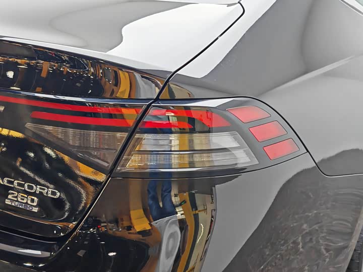 Фото 7 - Honda Accord