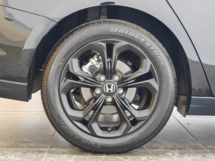 Фото 9 - Honda Accord