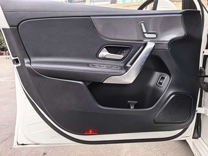 Фото 5 - Mercedes-Benz A-Class