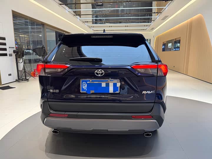 Фото 5 - Toyota RAV4