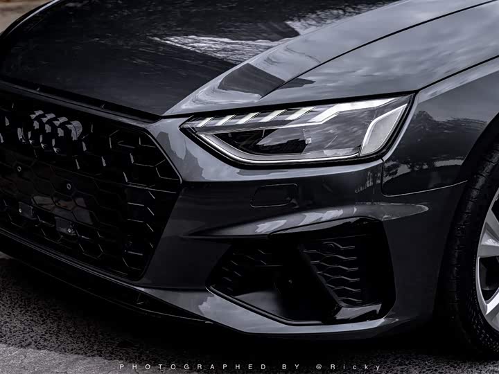 Фото 2 - Audi A4