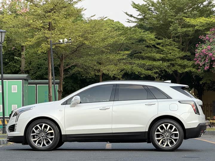 Фото 4 - Cadillac XT5