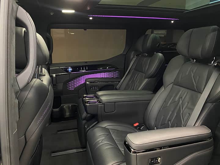 Фото 9 - Zeekr 009