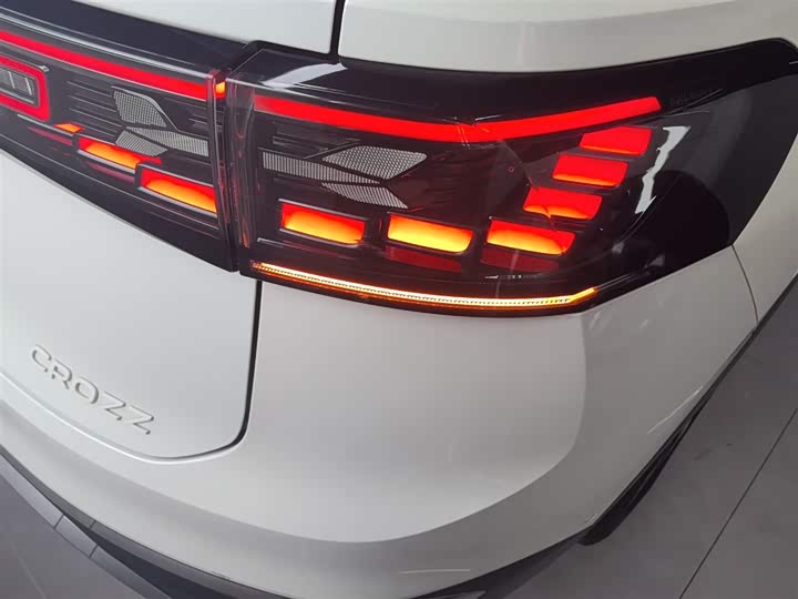 Фото 8 - Volkswagen ID.6 Crozz