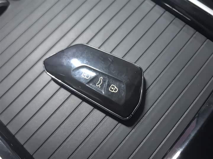 Фото 9 - Volkswagen ID.6 Crozz