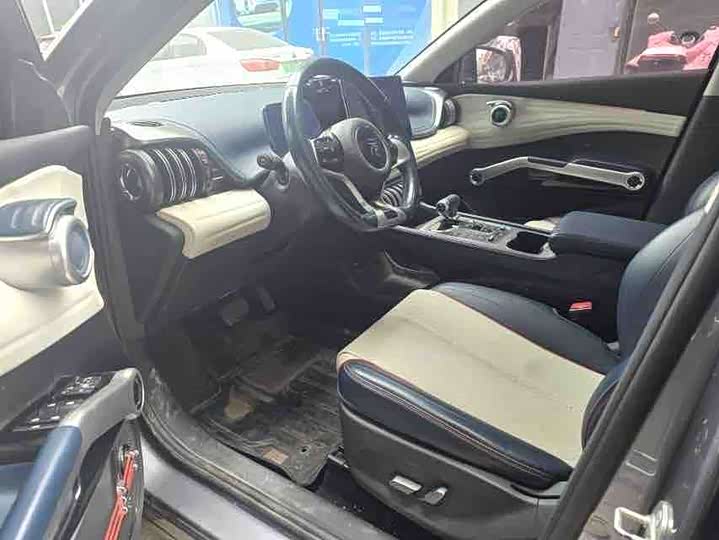 Фото 3 - BYD Yuan Plus