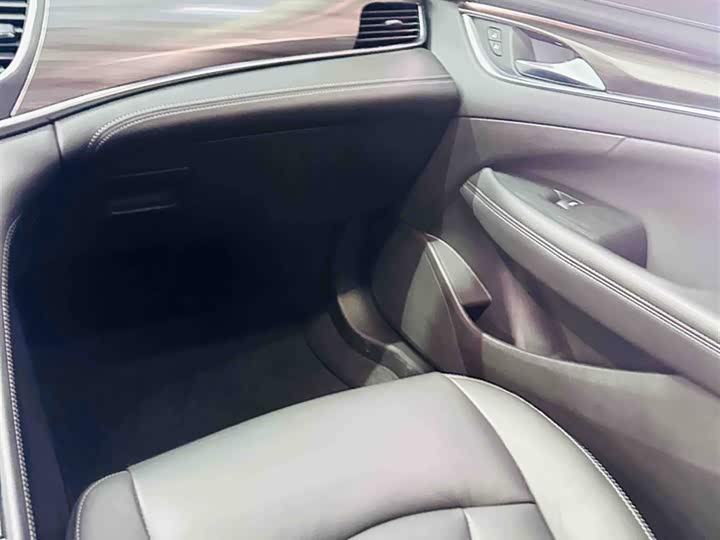 Фото 5 - Buick LaCrosse