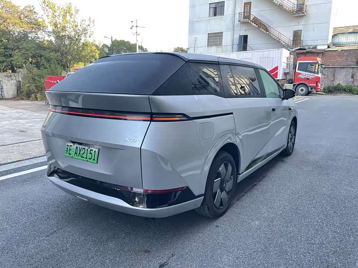 Фото 6 - XPeng X9