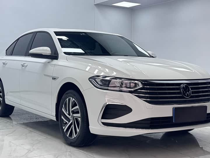 Фото 3 - Volkswagen Lavida