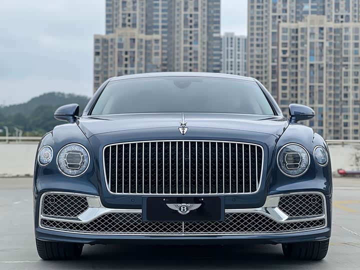 Фото 2 - Bentley Flying Spur Hybrid
