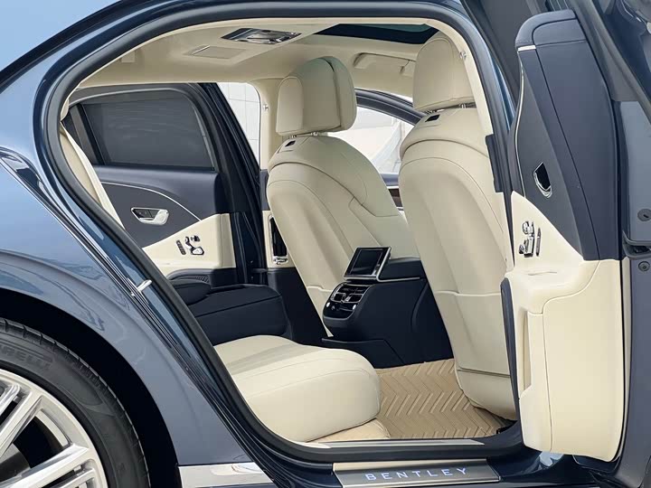 Фото 7 - Bentley Flying Spur Hybrid