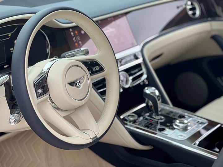Фото 8 - Bentley Flying Spur Hybrid