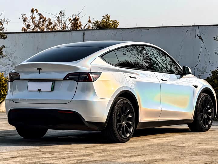 Фото 6 - Tesla Model Y